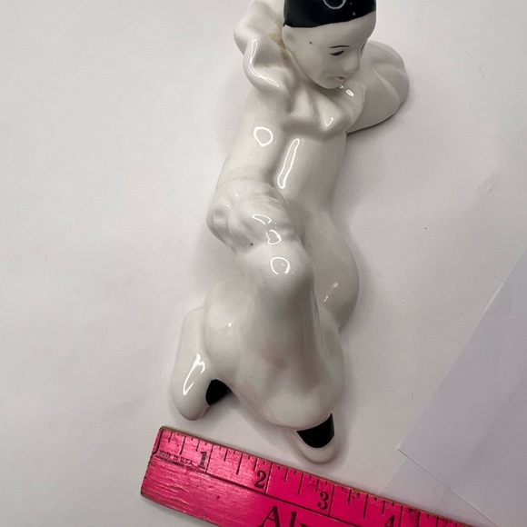Vintage Harlequin Pierrot Clown Mime Figurine Laying Down Porcelain Ceramic 9” - Picture 5 of 9